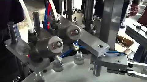 100ml spray bottle sorting filling plugging and capping equipment  for liquid piston filler video（10