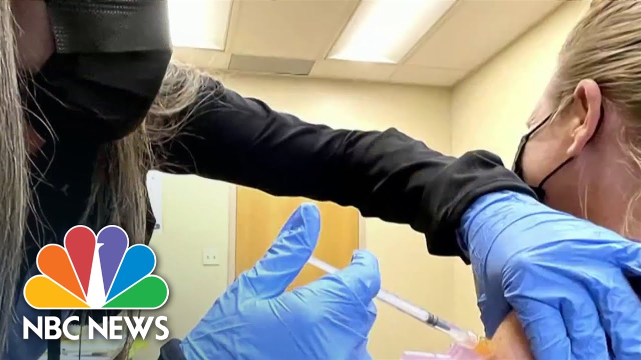 Experts Divided Over U.S. Booster Shot Plan