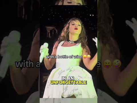 Taylor Swift Sings