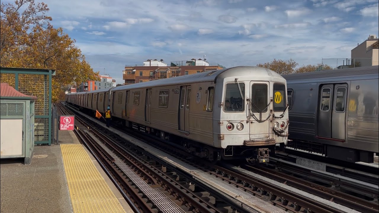 BMT West End Line: (D) Local and (W) Express Trains @ Fort Hamilton ...