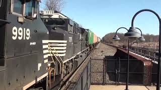 NS 22V EB w/NS 1057 & NS 211 WB w/NS 7605 & An SD70ACu Trailing Nearly Meet in Union, NJ 02/09/2019