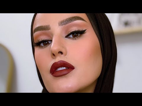 As Soon As Winter Approaches I Start Applying Red Lipstick Classic Makeup Red Lipstick 