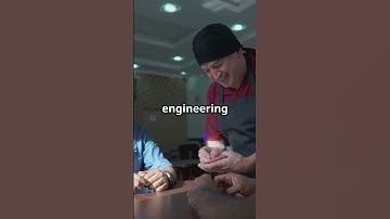 Prompt Engineering Explained in 60 Seconds 1/25