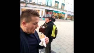 Ben Phillips | Scream before you chew - PRANK