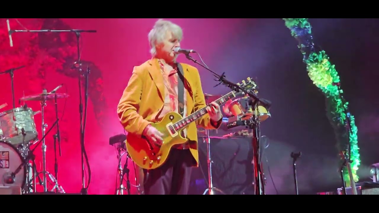 LOCKED OUT Crowded House Manchester UK YouTube locked-out-crowded-house-manchester-uk-youtube