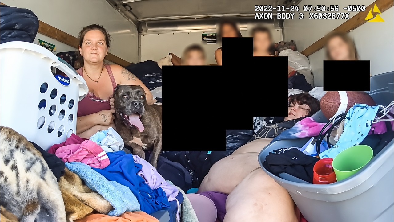 Police Rescue 4 Kids From Extremely Filthy U-Haul Truck