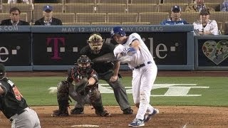 MIA@LAD: Ellis drills RBI single to cut lead to one