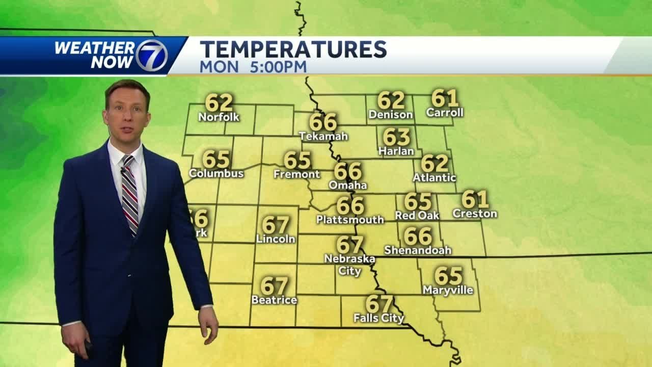 Staying warm and mostly dry through the first half of the week - YouTube