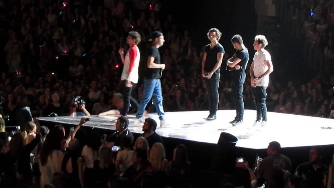 One Direction - Twitter Questions (Sydney 25/10/13)