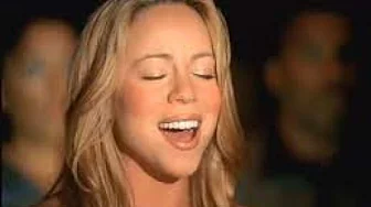 O Holy Night - Mariah Carey (Lirik dan Terjemahan) O Holy Night - Mariah Carey (Lirik dan Terjemahan)