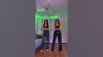 اجنبي يرقص على مني مني مني 