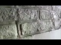 استخدام رول تقوم بتشكيل اللياسه على شكل طوب قديم كـ شكل جمالي للجدار
