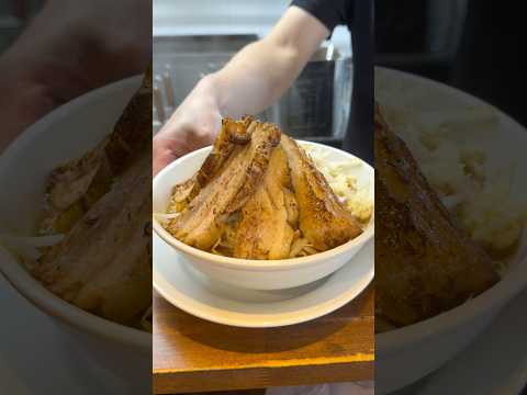 チャーシュー好き必見プルプルの箸で切れるチャーシュー麺【浦安:プルプル食堂】