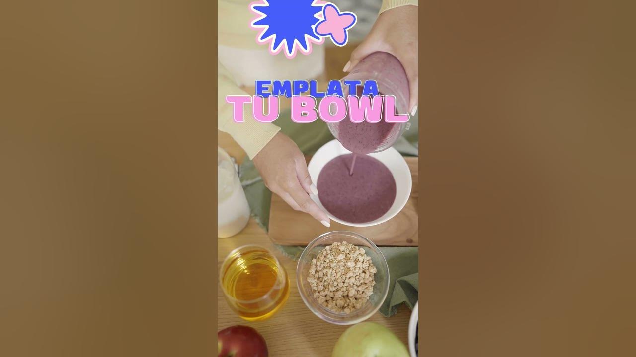 Bol (o bowl) de yogur con frutas y muesli para un desayuno saludable -  ConKdeKilo