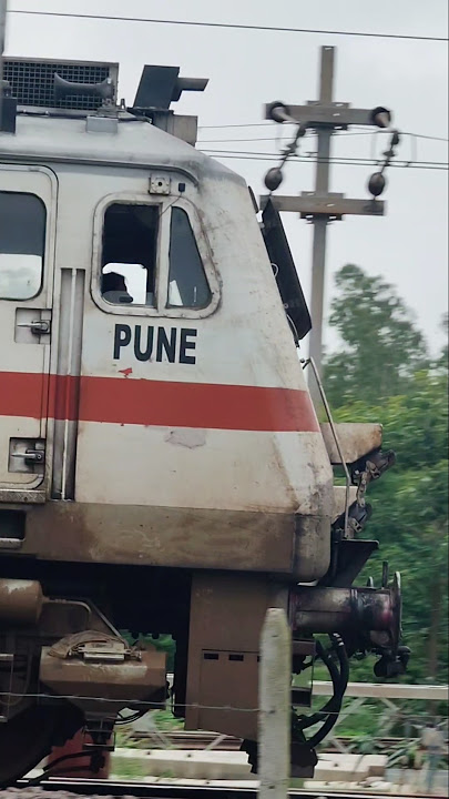11408 Lucknow Pune Express
