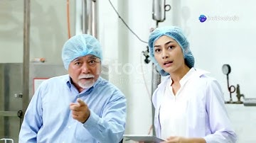 DeepSeek vs. ChatGPT: The Ultimate AI Battle! 🤖⚡