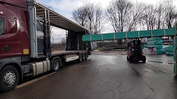 Eurodita loading Laminated Log house, package length 11m