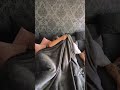 Was ist denn da unter der Decke ? #shorts #couch #suprise