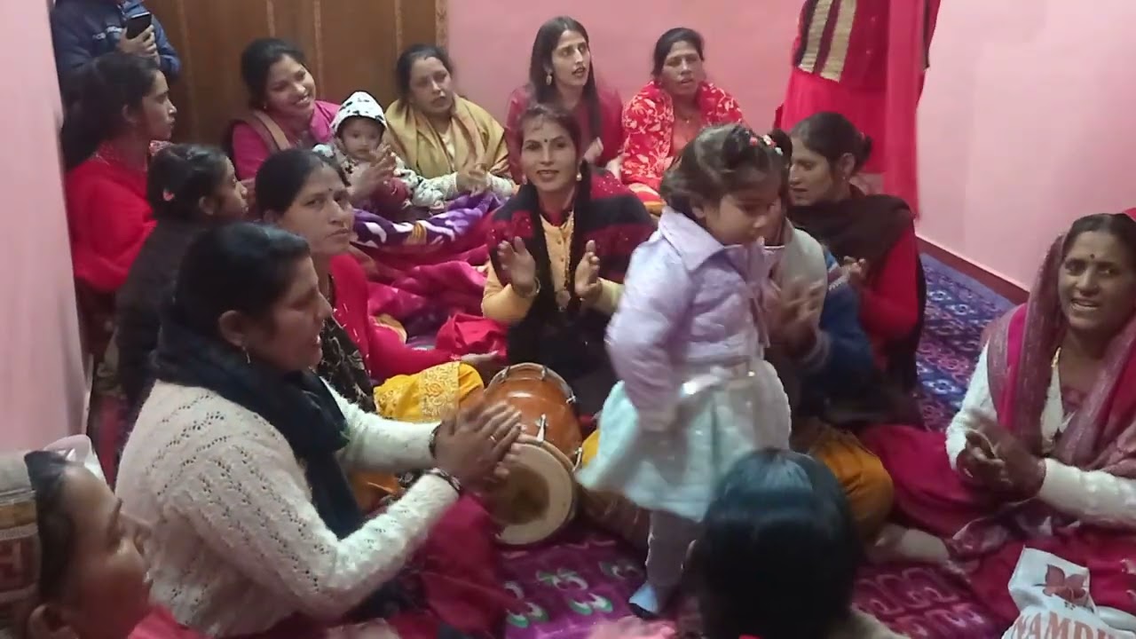 दौड़ी दौड़ी आयी ओ मैय्या तेरे मंदरा | Daudi Daudi Aayi O Maiya Tere Mandra | Mata Bhajan | HD Quality|