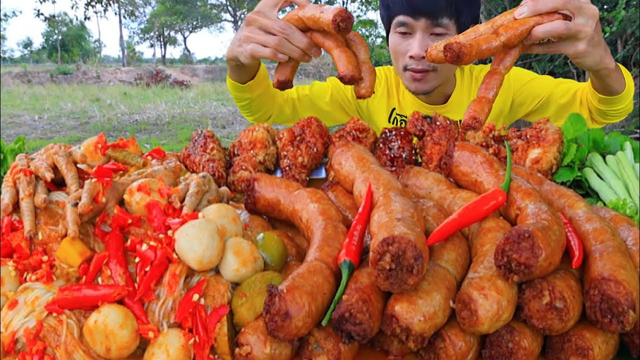 ไส้กรอกขนมจีนน้ำยาแกล้มผักสดแซ่บคักอีหลีครับพี่น้องMUKBANG EATING SHOW#โก้อีสานพาแดก