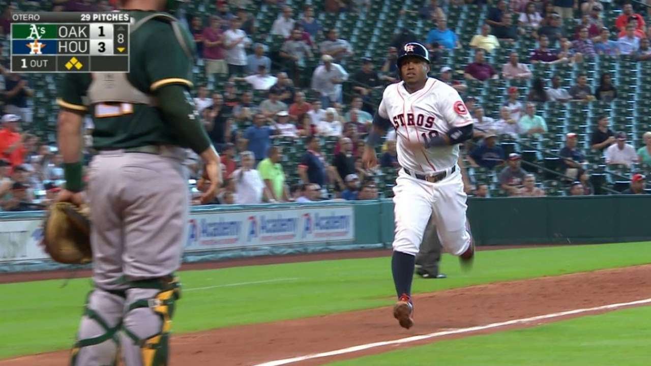 OAK@HOU: Rasmus plates Valbuena on a sacrifice fly - YouTube