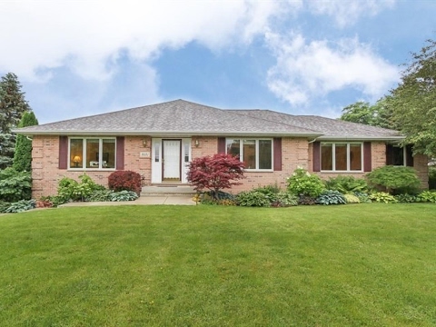 16111 Hillsboro Drive, Huntley, IL home video tour
