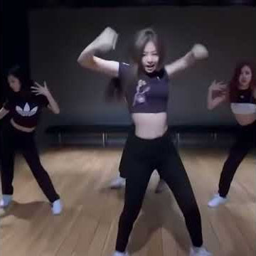 BLACKPINK  (DDU-DU-DDU-DU)