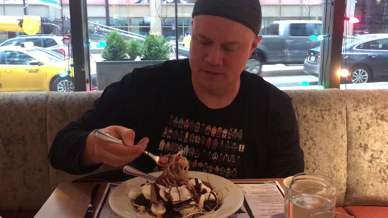 [e.k.]: Elf Spaghetti at Miss Ricky's in Chicago - YouTube