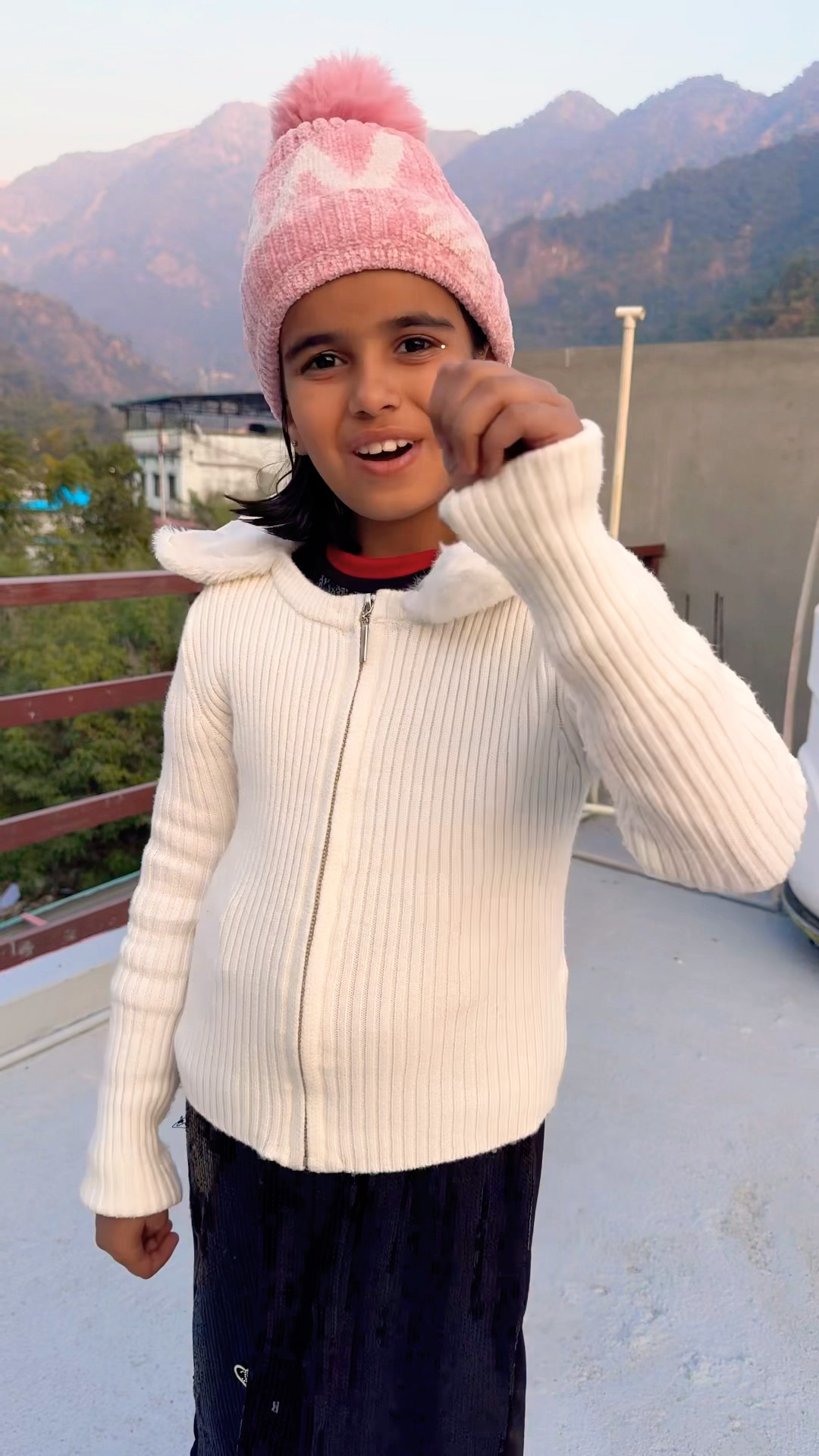 Tanya ko mila gift ? #seemavinaylamba #shorts
