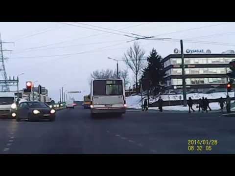 Video: Kaip Važiuoja Autobusas į Kazanę