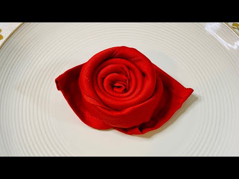 How to Fold Cloth Napkins Into Roses - Cali Girl In A Southern World