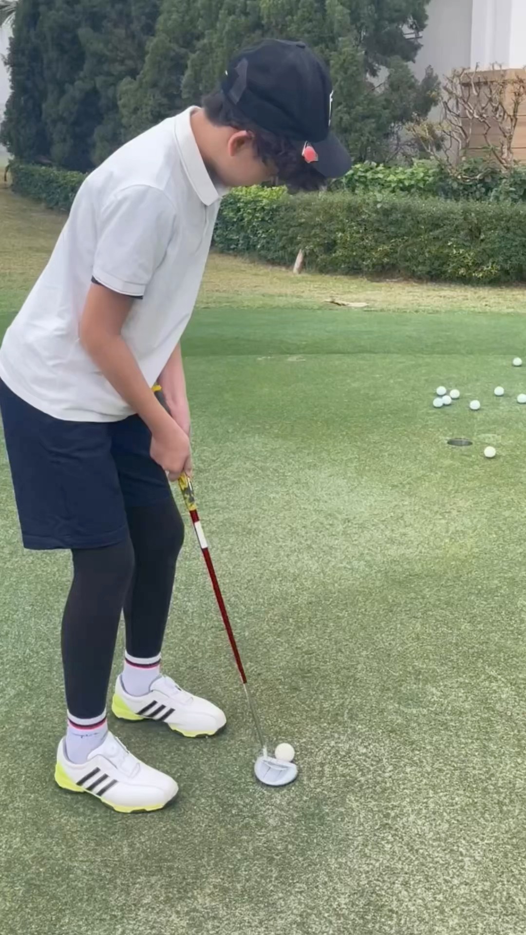 (Golf familyVN)cậu bé đánh cú putter giỏi quá ?#vanhleg #golf #shorts