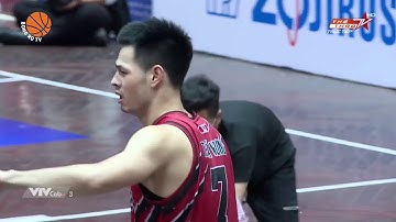 Đặng Thái Hưng va chạm với DeAngelo Hamilton