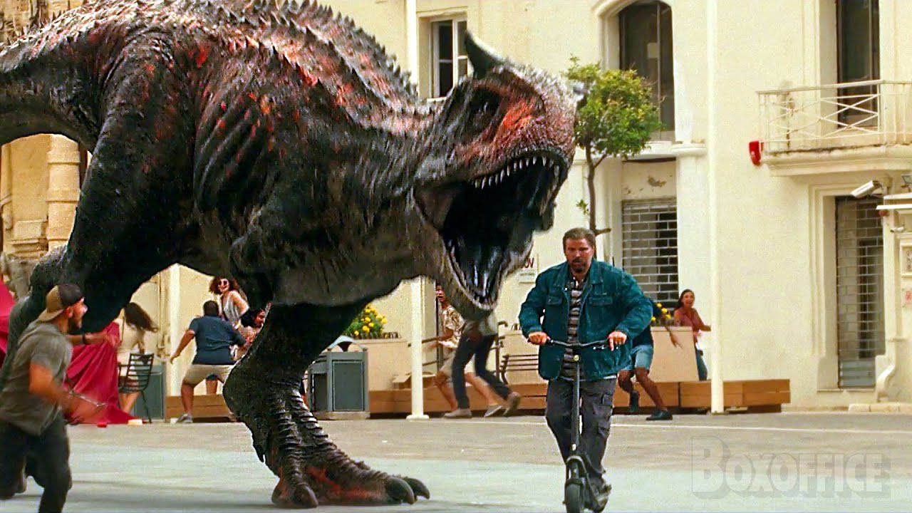 Les dinosaures PRENNENT D'ASSAUT la ville | Jurassic World: Le monde d