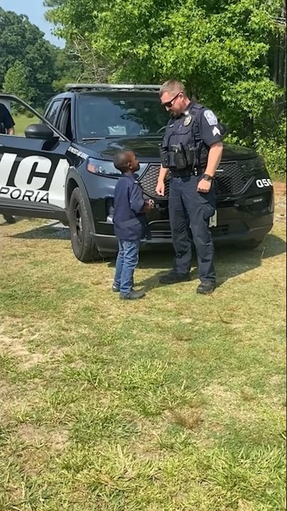 Boy with dreams of becoming police officer gets epic surprise from local cops ❤️❤️