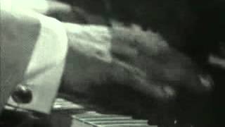 Watch Erroll Garner Laura video