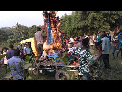 Asbe Maa Durga Bochor Pore