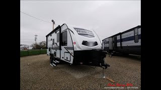 Quality, Quality, Quality - The under 3,900lbs 2021 Winnebago Micro Minnie 2100BH by How RVs Work 57,500 views 3 years ago 11 minutes, 36 seconds