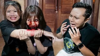 Download Lagu PUTRI KERASUKAN TENGAH MALAM!! DIA GIGIT TANGAN ELVINA!! MP3