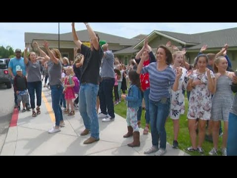 Idaho Life: Eagle charter school celebrates start of summer break with dance party