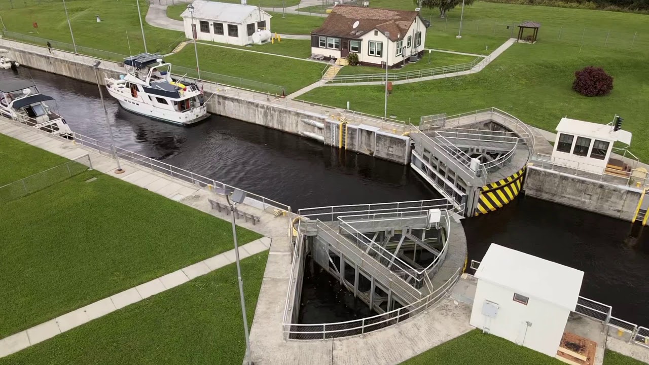 Ortona Locks full cycle. - YouTube