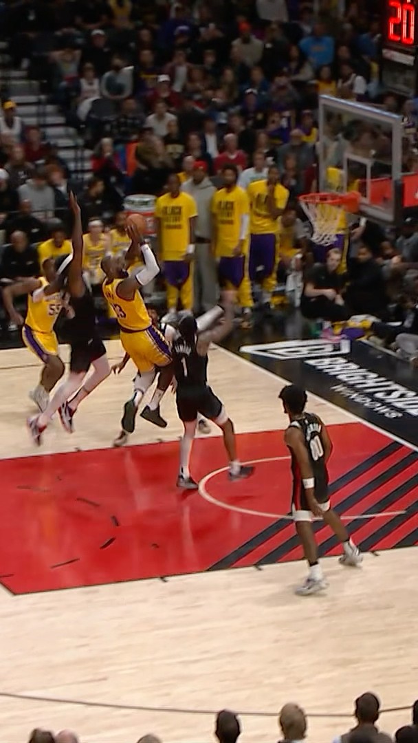 Rob Williams SPIKES the shot ?