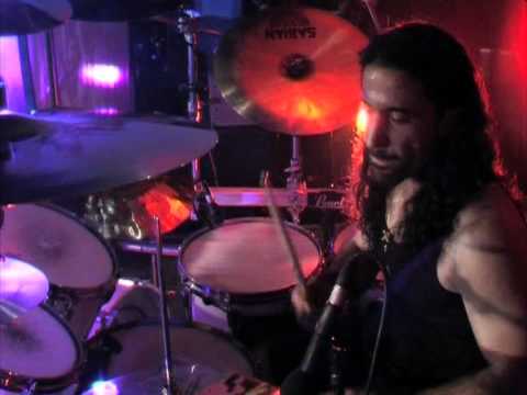 Watch the video for Hijo de la ira
