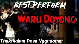 Tampilan Thak Thakan Waru Doyong dari Desa Nggadonan di lapangan tambakboyo tuban