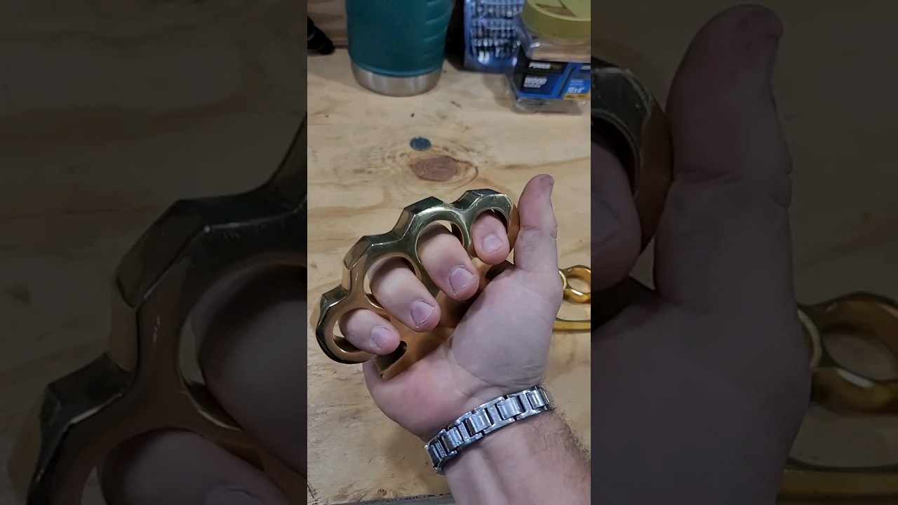 Brass Knuckles & Halloween – Monkey Knuckles 🇨🇦