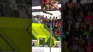 Moons Perfect Pole Vault Clinches
