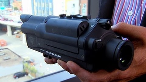 CNET News - High-tech rifle lets shooters hit a target 1000 yards away