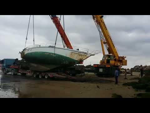 Se complican las labores de extracción del barco encallado en La Puntilla comparsas ana carolina