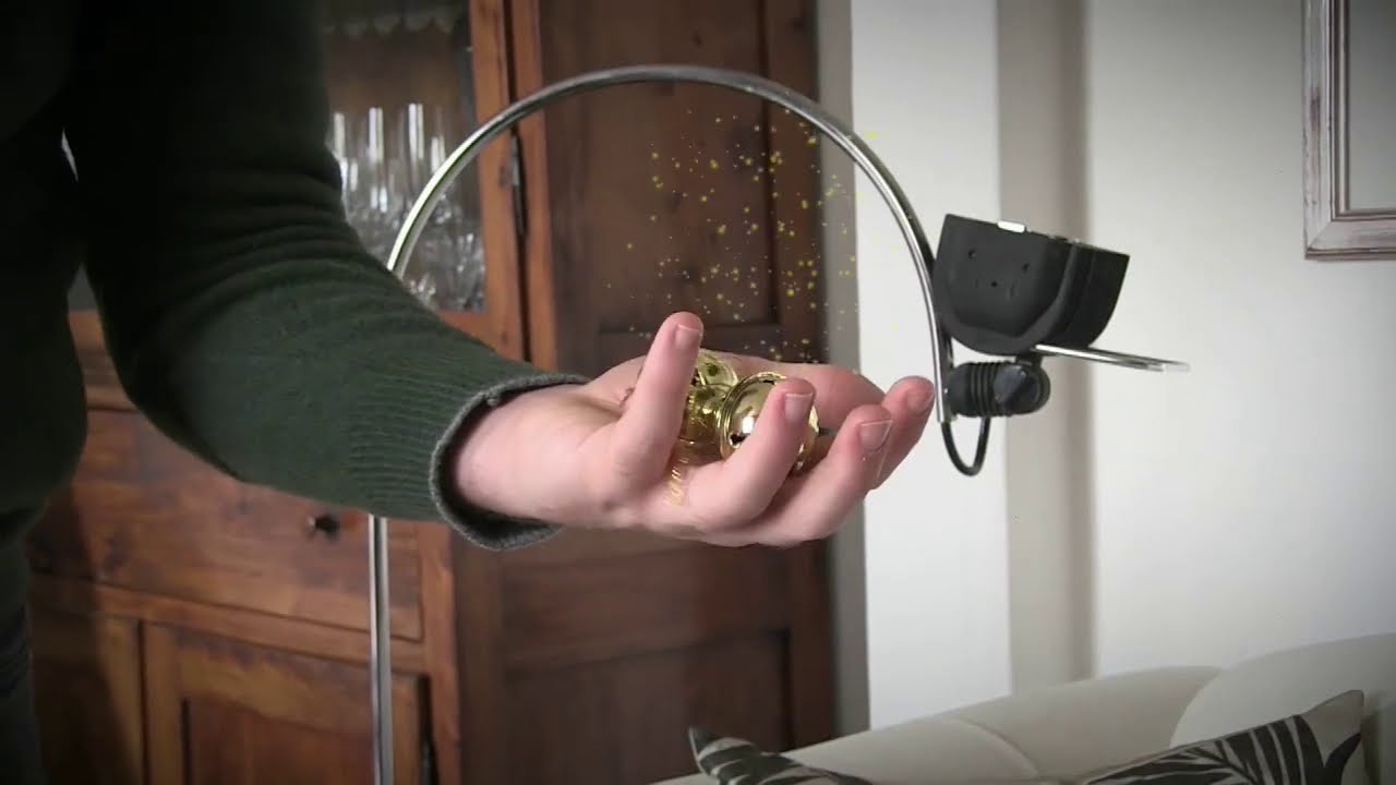 Un elfo alle prese con un caffè in un bar italiano. #elfintheschool parte 6