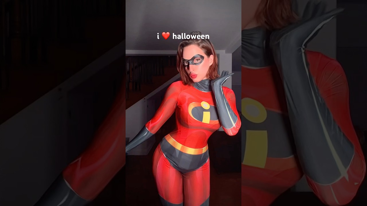 Do you know who I’m dressed as? 👀🦸‍♀️
